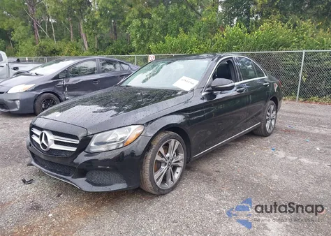 2017 Mercedes-Benz C 300 из США, поврежденный, VIN 55SWF4JB6HU222330